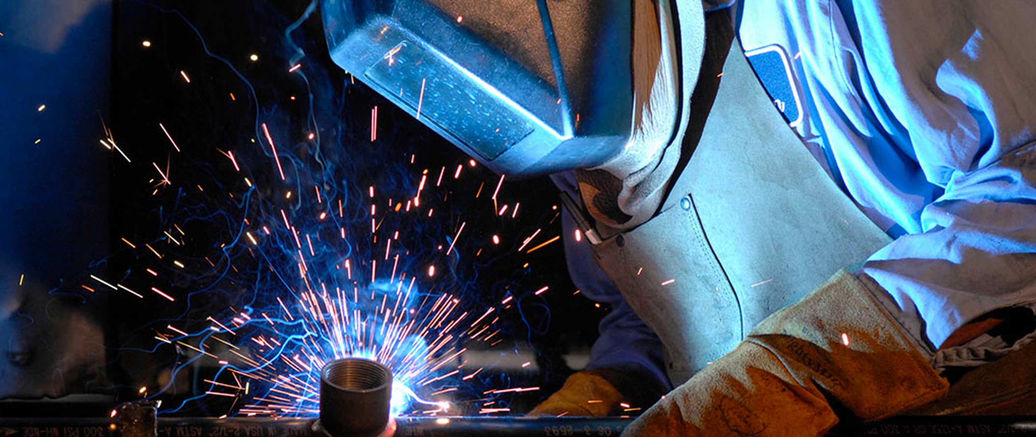 blog-mfg-manufacturing-welding-man.jpg